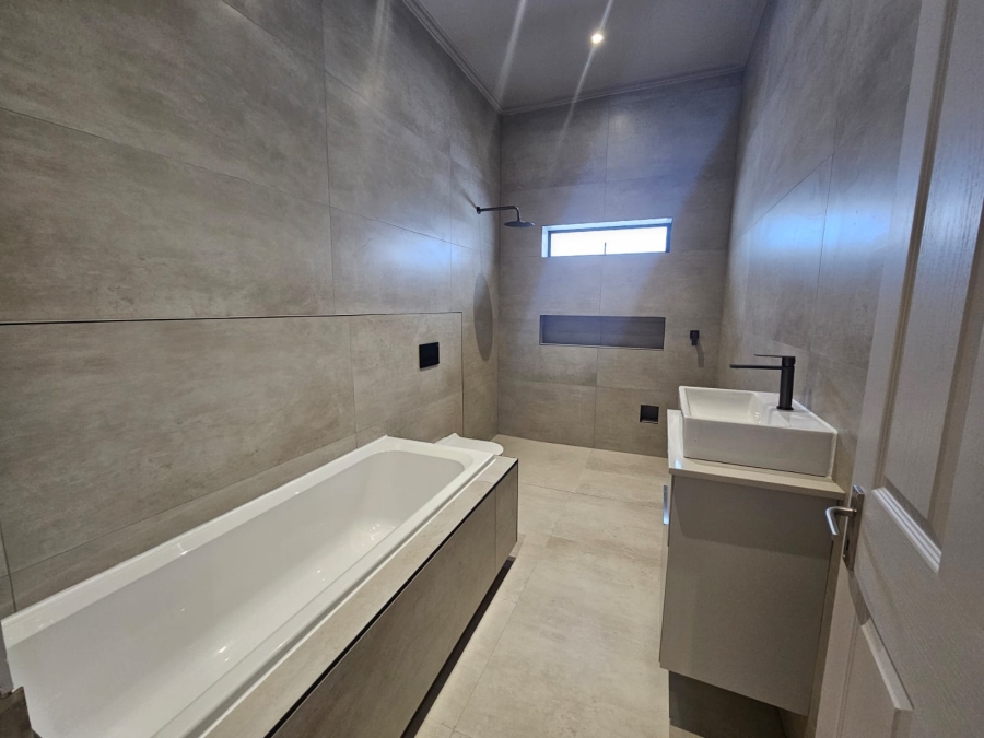 3 Bedroom Property for Sale in Stilbaai Oos Western Cape